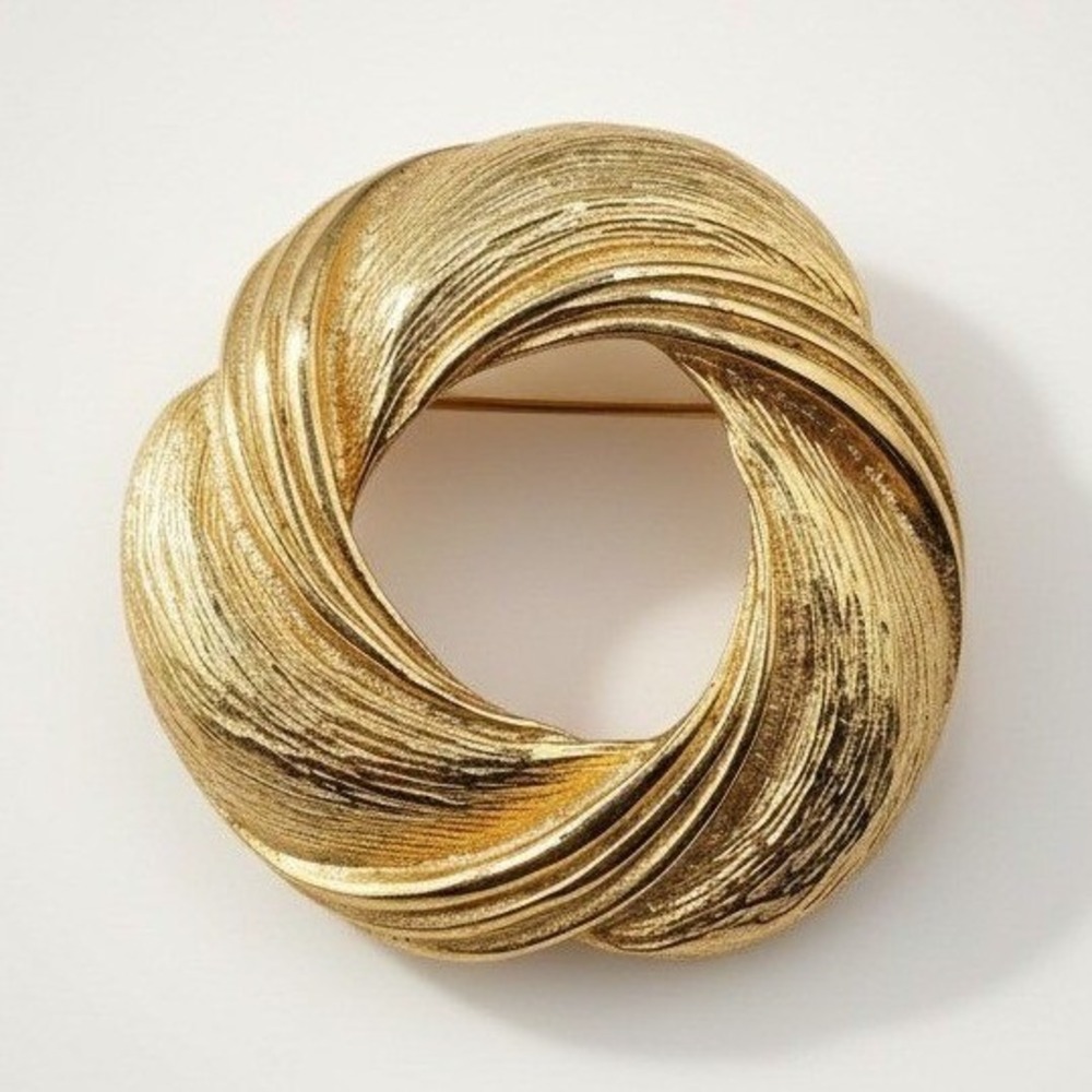 Twisted Wreath Brooch Gold Tone Textured Swirl Vintage 1.5" Pin